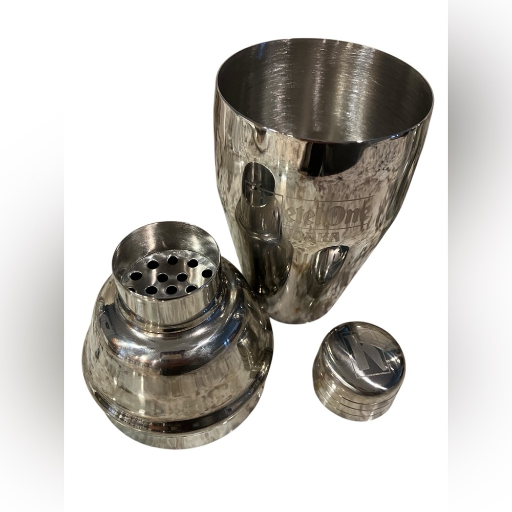 Small Cocktail Shaker - Picture 2 of 2